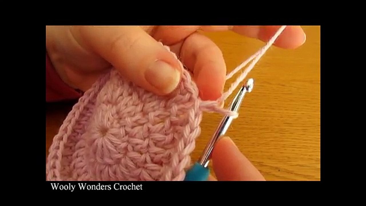 How to crochet a cute baby girls hat for beginners
