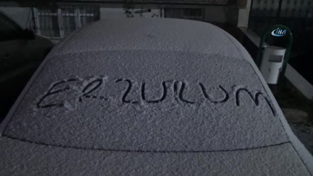 Gece Saatlerinde Başlayan Kar Yağışı Kenti Beyaza Bürüdü