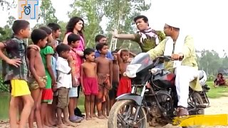 বিদেশিদের সাথে গ্রামের মানুষ কিভাবে ইংরেজিতে কথা বলে,দেখুন আর হাসুন। Bangla natok Funny video clips