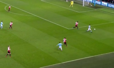 Raheem Sterling jadi Penyelamat Manchester City