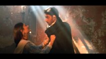 Kareena Romancing Abhishek - Superhit Romantic Scene – Refugee