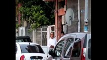 Adana'da polis tarafından aranan şahıs 1 kişiyi rehin aldı