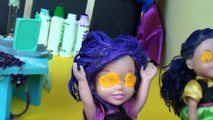 Descendants Mal & Evie Surprise Eggs Evil Villains Toy Hunt Toddler Dolls Maleficent Toys In Action