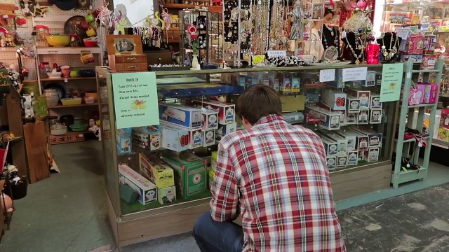 Opposite Twins Swap Boyfriends for a Weekend!