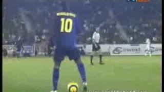 Cristiano Ronaldo & Ronaldinho Training Freestyle ! ! !