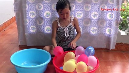 The Balloons water show- Children learn colors with balloons