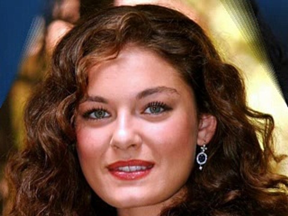 Alexa Davalos