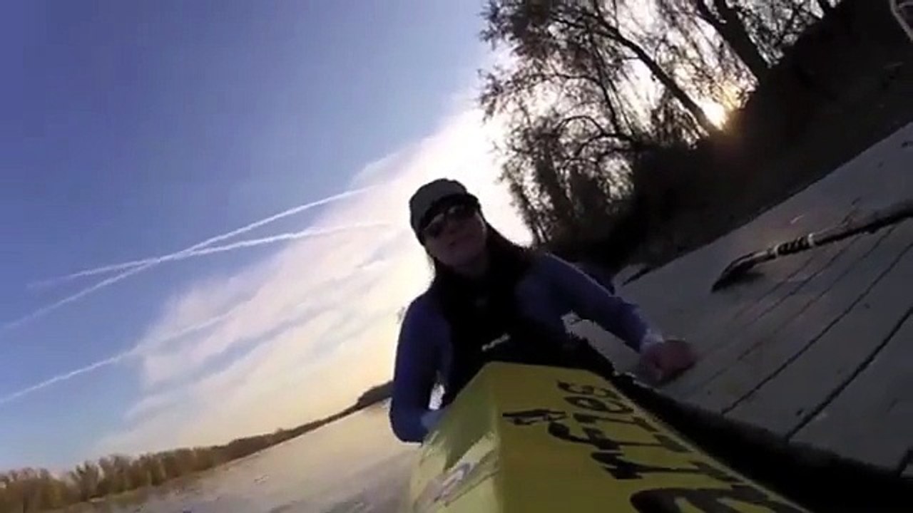 Se renverser en Canoë Kayak avec style !! Ou pas...