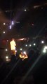 JAY-Z parle à une fillette en plein concert et la fait danser devant tout le public du concert !