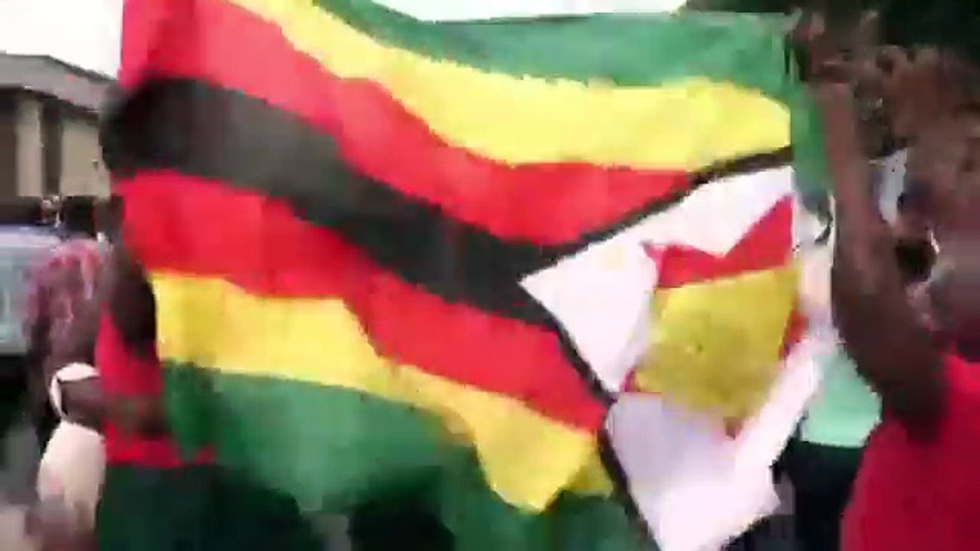 BBC News-Zimbabwe: Dancing breaks out as Mugabe resigns-Latest News