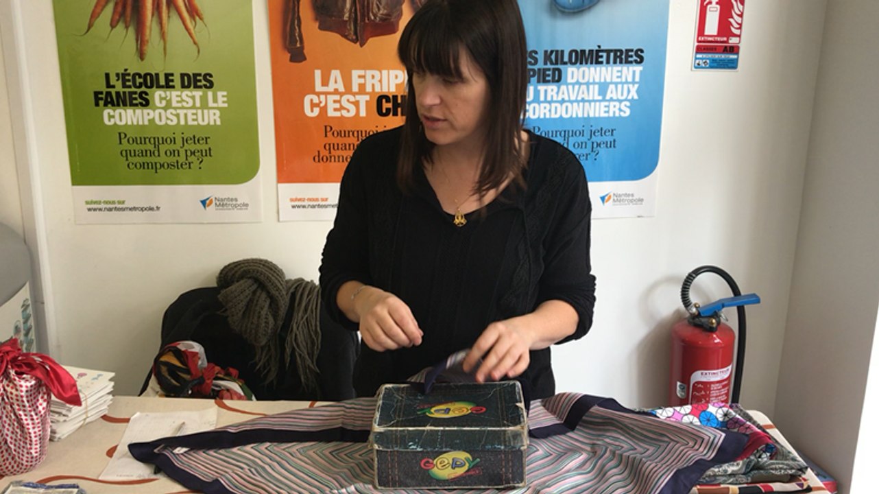 Le Furoshiki : emballer ses cadeaux avec des foulards de récupération