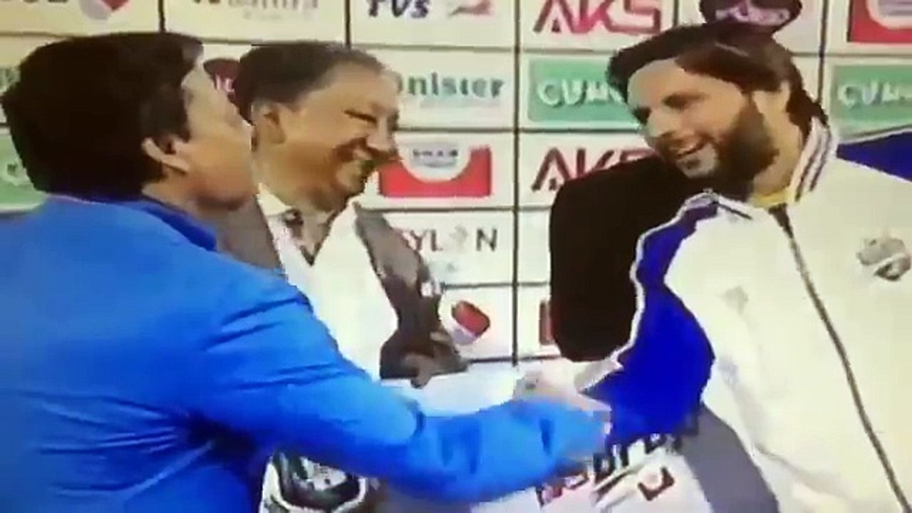 Shahid Afridi Man of The Match  BPL 2017