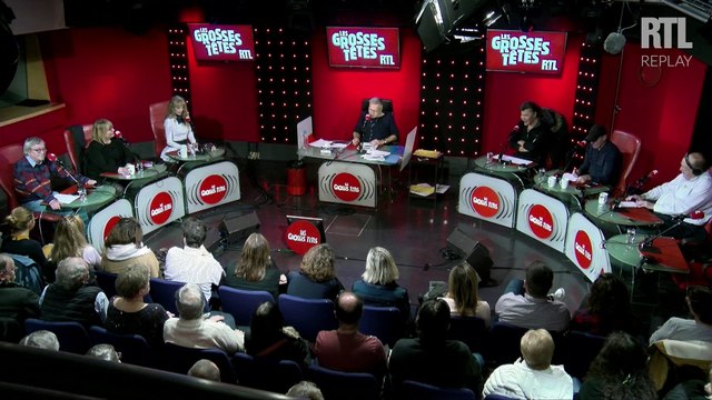 Lili-Rose Depp allume les Champs-Elysées