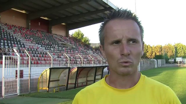 L'entraineur adjoint du FC Martigues James Strauss