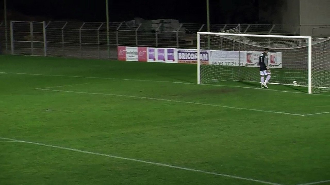 Le pénalty de John Di Maria stoppé par le portier de Fréjus St Raphaël