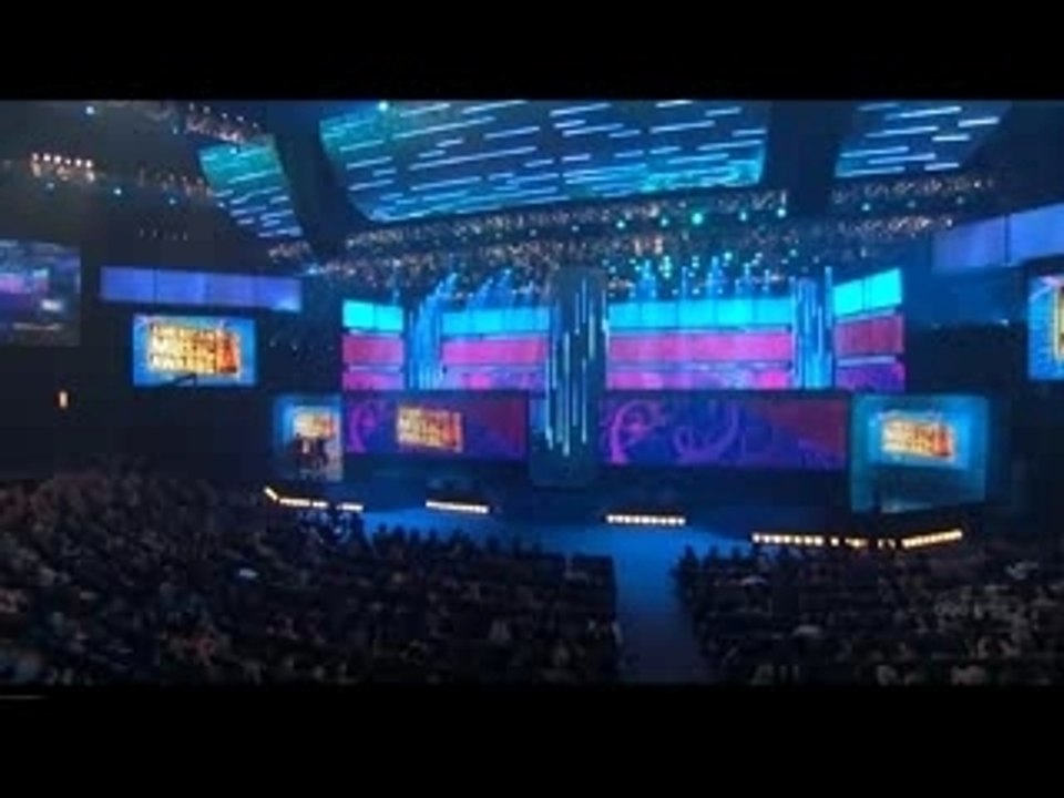 Avril Lavigne Live @ AMA 2007 Part #1