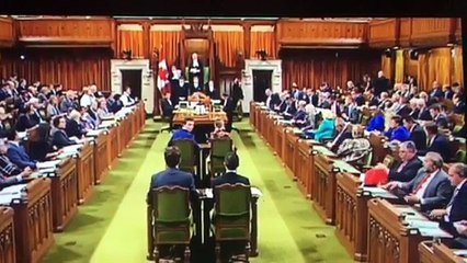 Thaçi çon parlamentin kanadez në këmbë