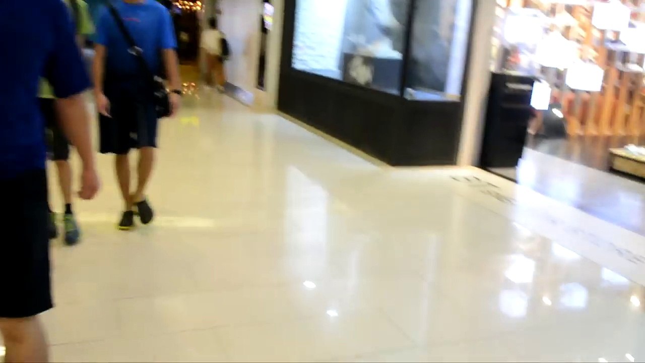 Sneaker Boutique / Store in Guangzhou China. Break through.