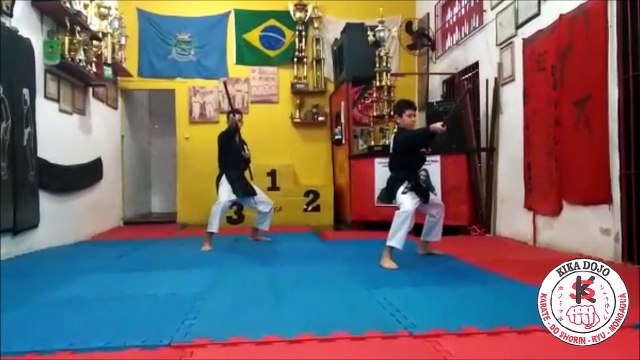 Ufugusuku No Kun - Kobudo- Primeiro Kata de Bo - Academia KIKA DOJO - Shorin Ryu - Baixada Santista