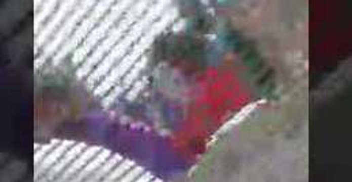 Refugee Livestreams Police Entering Manus Compound to Remove Men