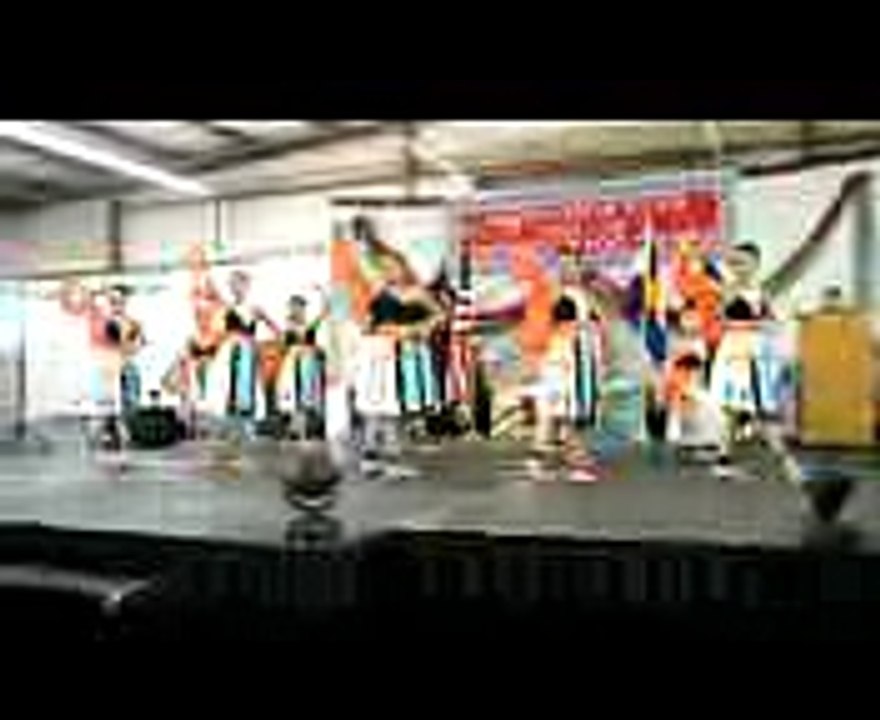 Hmong Dance - Ntxhais Yeeb Yam (1)