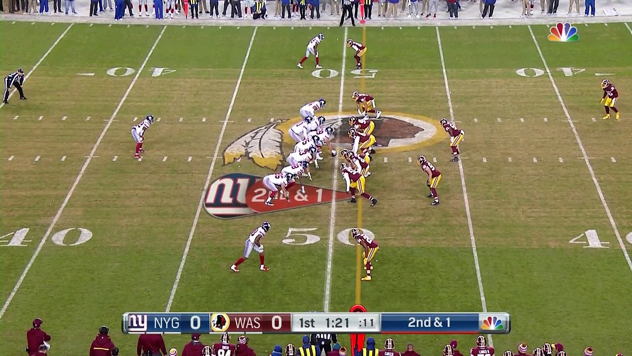 New York Giants quarterback Eli Manning connects with tight end Evan Engram for a 14-yard gain