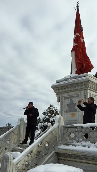 ŞEHİT SANCAKTAR MEHMETÇİK ANITINDA ŞEHİTLER TEPESİ BOŞ DEĞİL ŞİİRİ .. MEÇHUL ASKER ANITINDA MEÇHUL ASKER ŞİİRİ