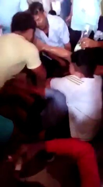 Manus Island Refugees Attend to Man Having Seizures During Eviction Raid