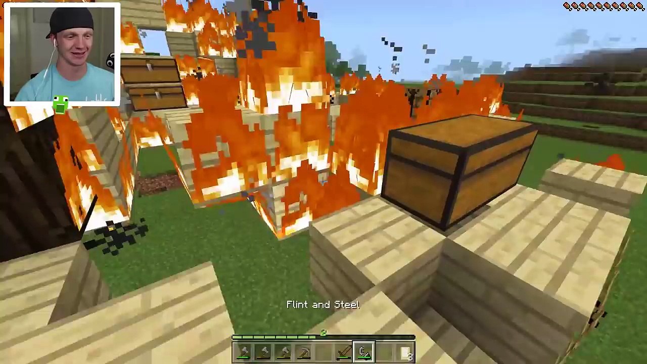 I MADE MOOSECRAFTS HOUSE INVISIBLE! (Minecraft TROLL WARS #2)