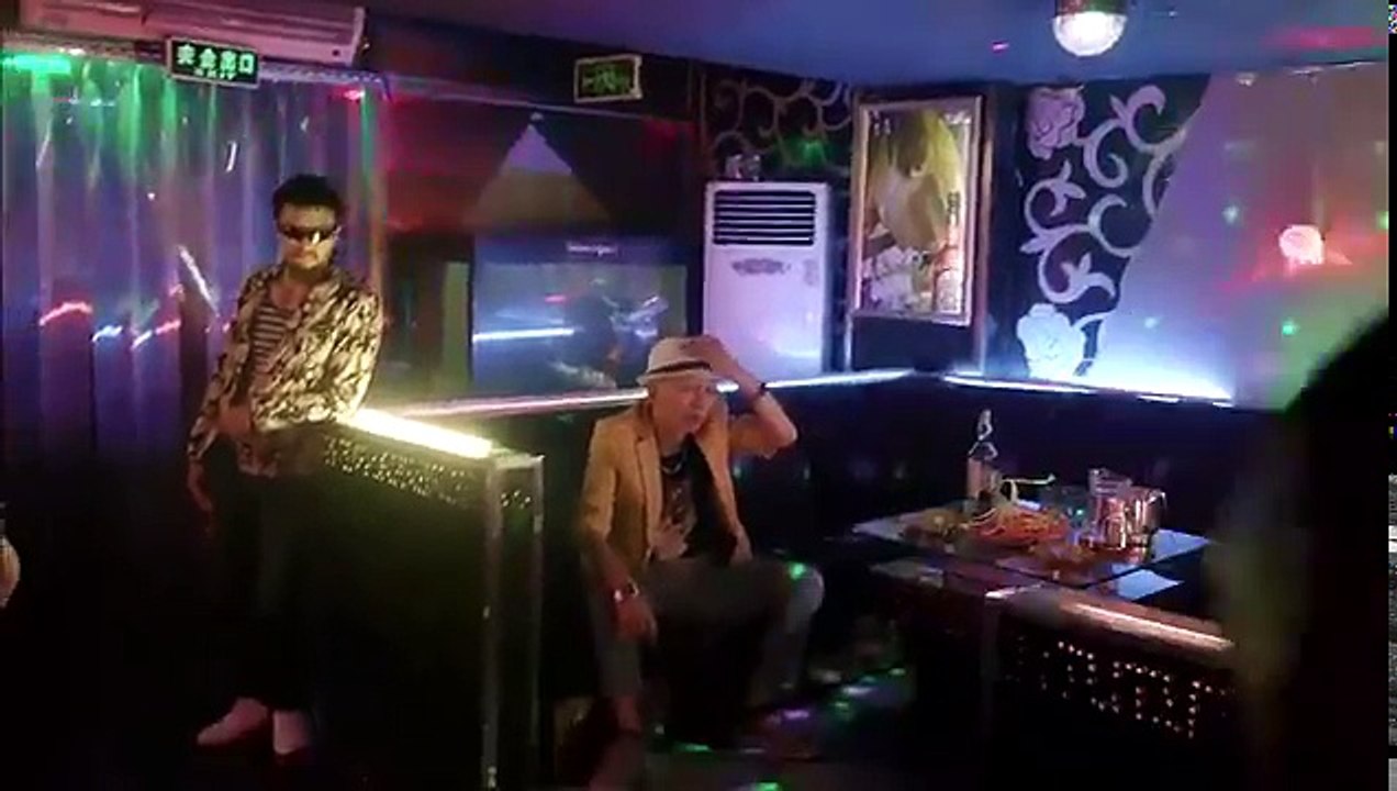 黑社会酒吧欺负小伙，没想到对方是特种兵，精彩 | 天空的时光