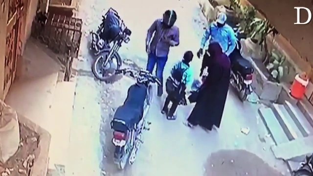 Woman robbed of her belongings in broad daylight in...