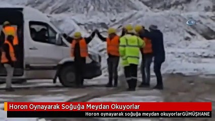 Horon Oynayarak Soğuğa Meydan Okuyorlar