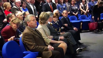 Le Roi et la Reine visitent la DVI qui célèbre ses 30 ans