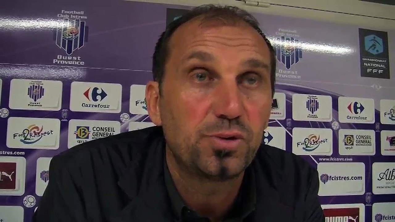 Le coach du FC Istres Lionel Charbonnier avant le derby face au FC Côte Bleue