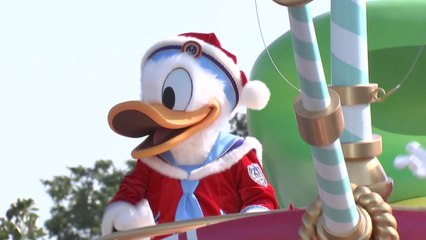 깜찍한 캐릭터 인형 탈 속에서 멍 든 청춘 / YTN