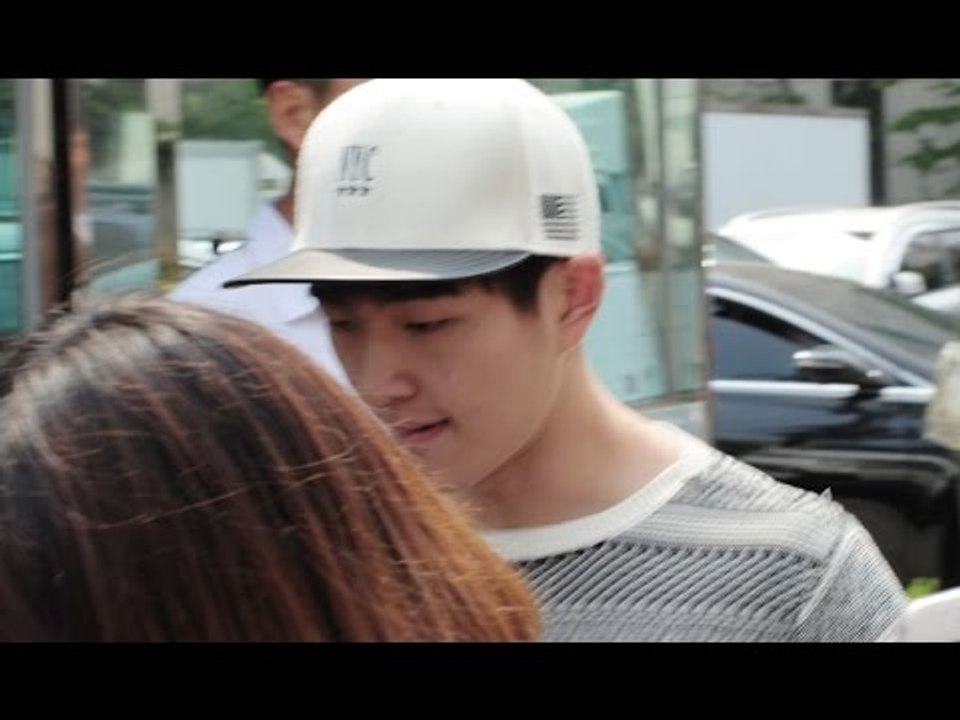 150612 SHINee Taemin, Onew leaving after Music Bank Rehearsal @KpopMap