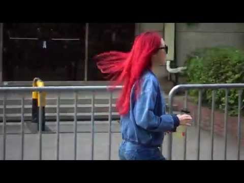 150717 Girl's Day Yura leaving after Music Bank recording @Kpopmap