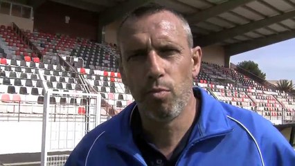 Le défenseur sang et or Mehdi Messaoudi et le coach du FCM Franck Priou