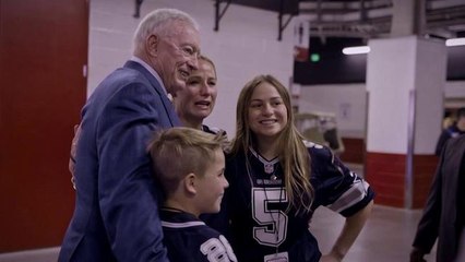 Jerry Jones lends a hand to a family in mourning