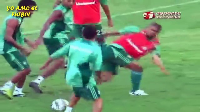 Peleas En Entrenamientos De Fútbol ● Craziest Fights In Training