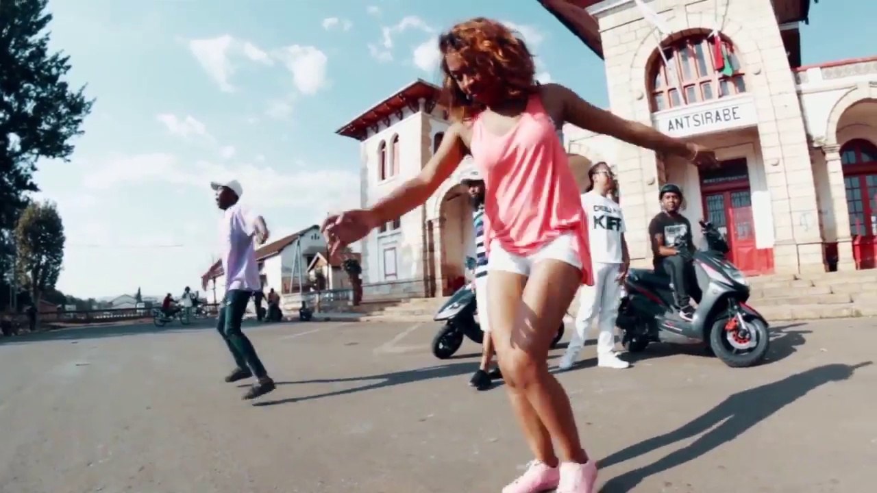 DEEJAY KIFR & ROOTSIKALO    -     Mbola ataoko ihany    (Gasy HD 2017)