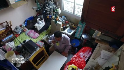 Cet homme a accepté de montrer comment on survit dans moins de 6 mètres carrés