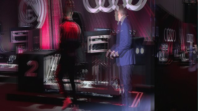 Los jugadores del Real Madrid reciben sus nuevos 'Audi'