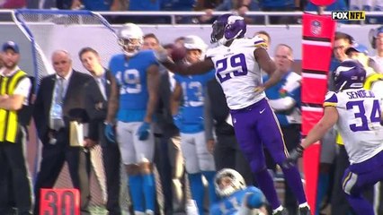 Xavier Rhodes seals the game with big time INT