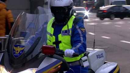 "지각생 막아라"...수험생 긴급 수송 작전 / YTN