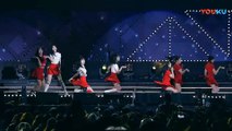 饭拍韩国女团热舞现场, 很受欢迎的一首歌!_高清(00h01m09s-00h01m11s)