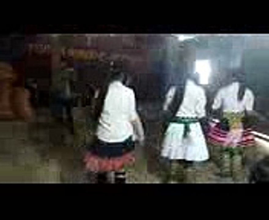 Nkauj hmoob yeeb yam, nkauj qhuas vaj tswv