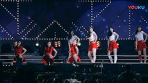 饭拍韩国女团热舞现场, 很受欢迎的一首歌!_高清(00h02m10s-00h02m12s)