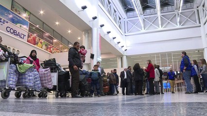 Des réfugiés syriens embarquent pour une nouvelle vie en France