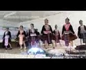 NIAM TSEV HMOOB UA YEEB YAM TXUJ PAS SEEV